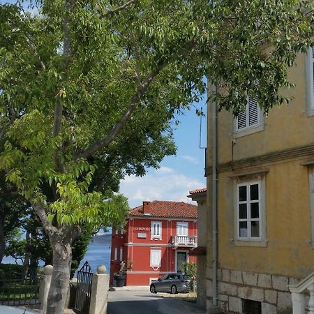 Apartment Palazzo Sare Врбник Экстерьер фото