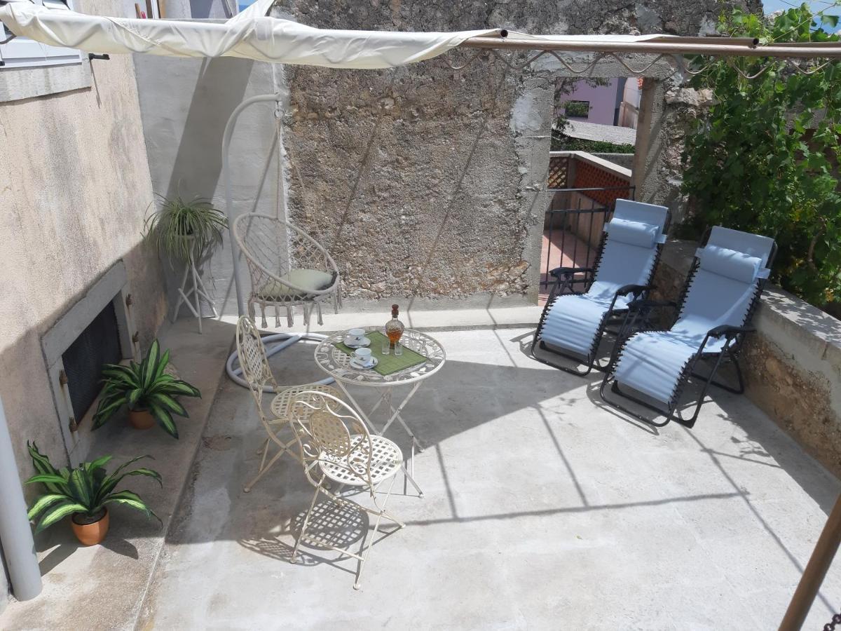 Apartment Palazzo Sare Врбник Экстерьер фото